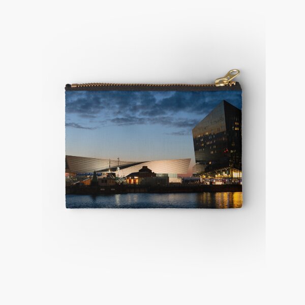 Artikelvorschau, Das Salthouse Dock bei Nacht entworfen und verkauft von rawshutterbug.