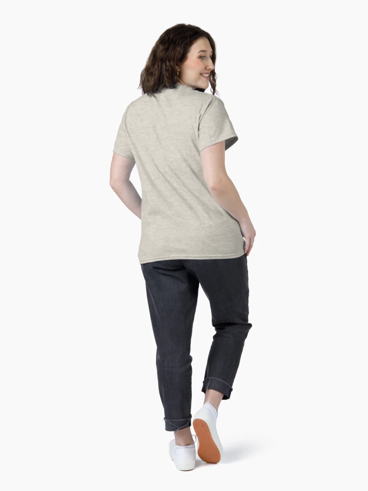 Aperçu 6 sur 7. T-shirt classique avec l'œuvre Grand sushi dragon créée et vendue par Ilustrata®.