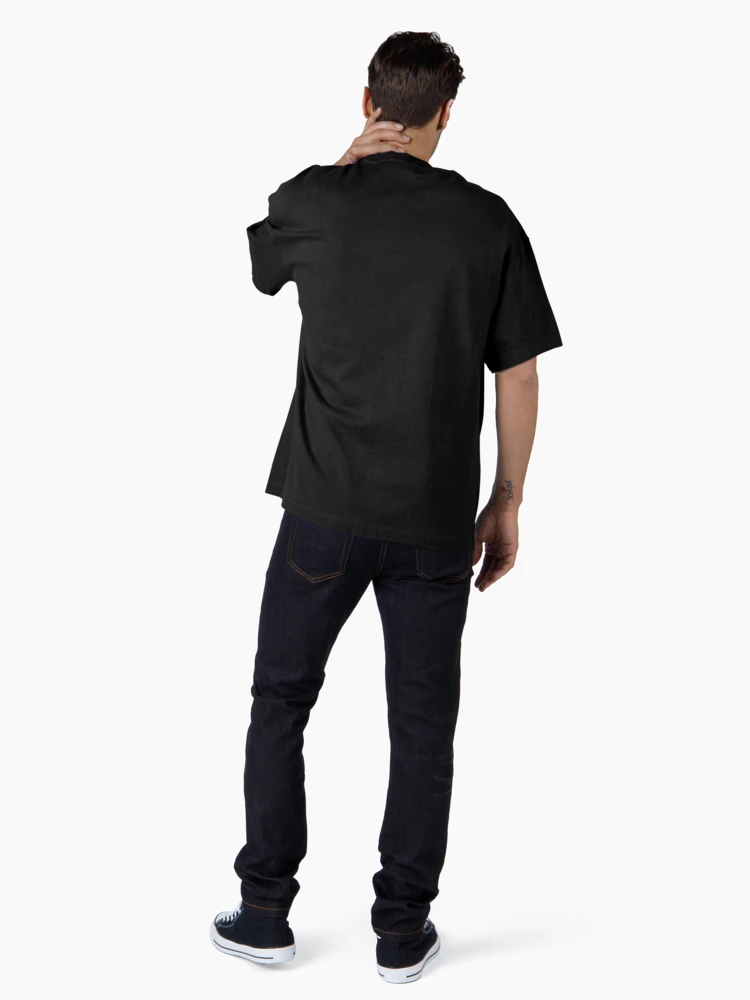 Imagen 5 de 7, Camiseta oversize con la obra Feliz Navidad y Año Nuevo-fondo negro (Español), diseñada y vendida por Betuzo.