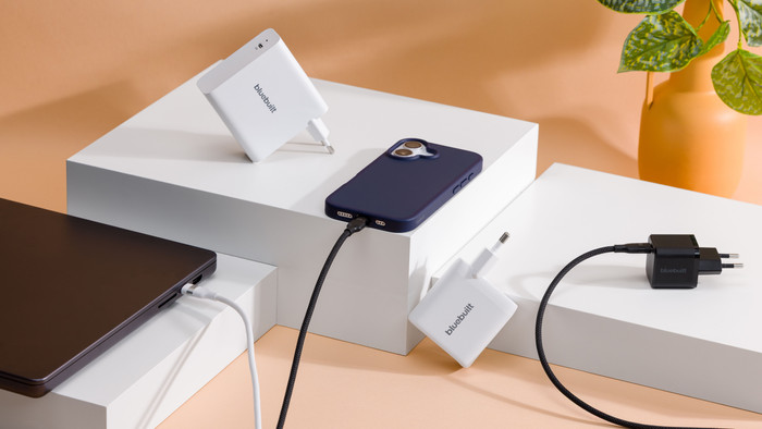 BlueBuilt 100W GaN USB-C Charger Black product in use