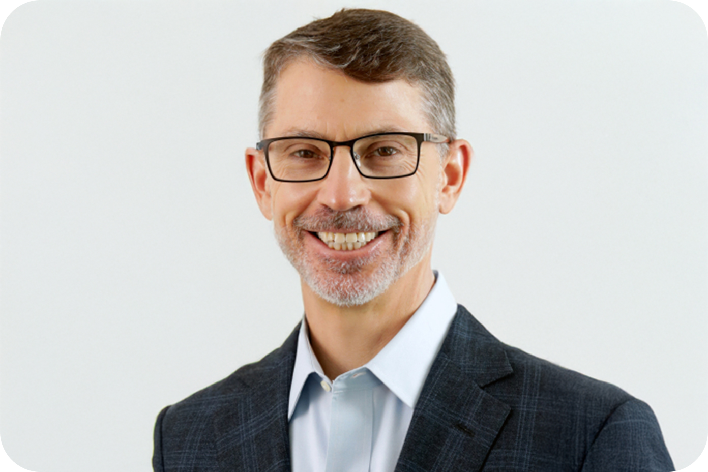 Mike Berry, Director Financiero