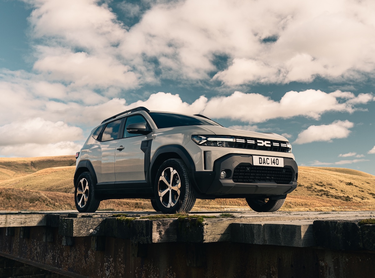 2025 Dacia Duster front static