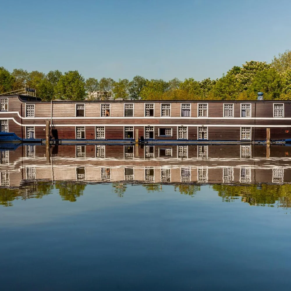 Boat-Hotel De Barge Brugge in Brugge