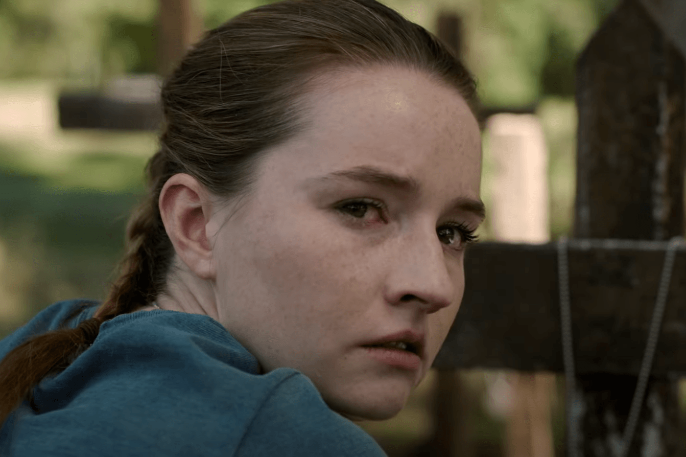 Kaitlyn Dever as Abby in The Last of Us season 2 Kaitlyn Dever as Abby in The Last of Us season 2 crying