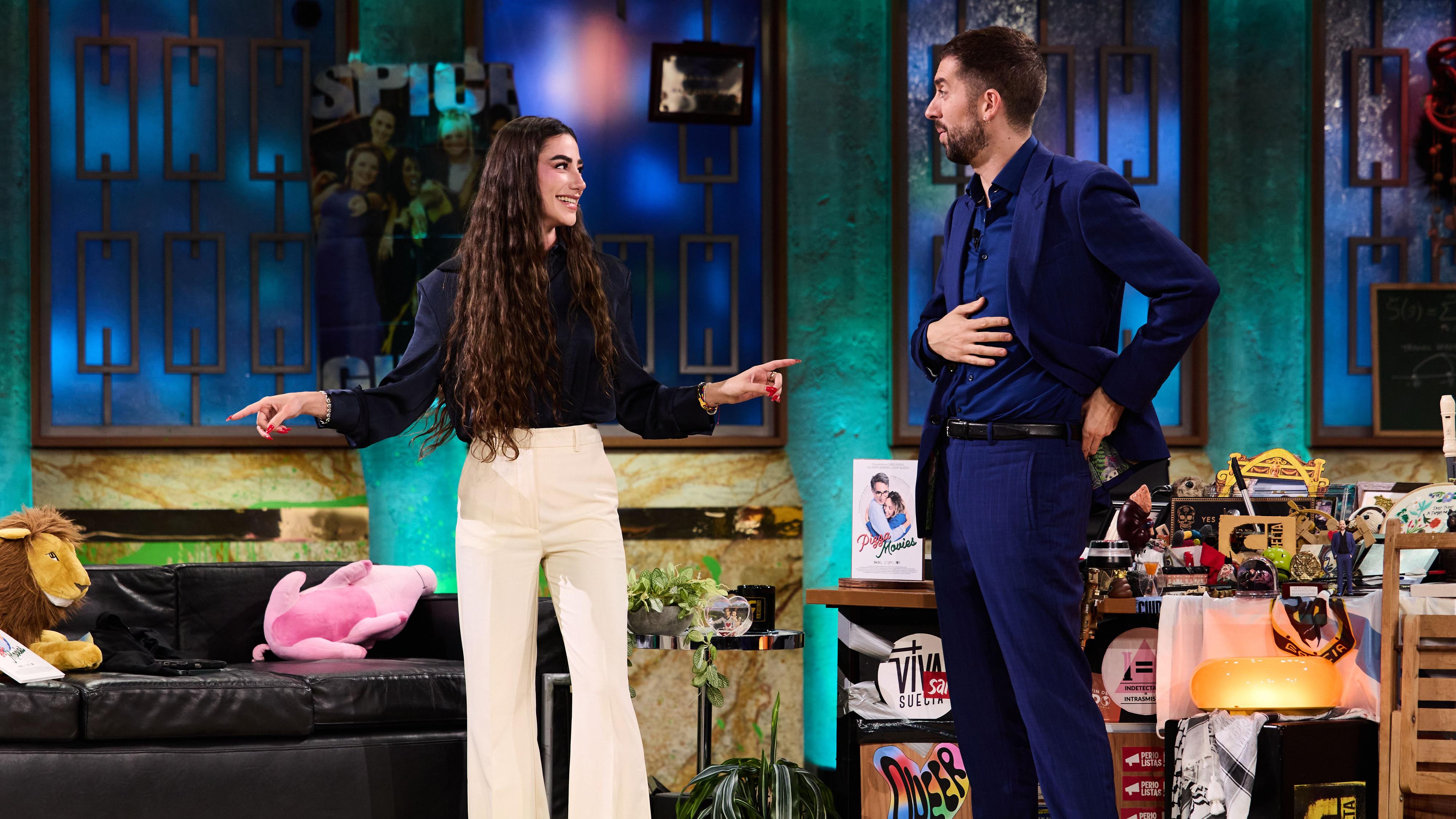Lola Lolita revela el momento en el que el 'hate' la llevó a acudir al psicólogo: "No era solo gente joven" | La Revuelta