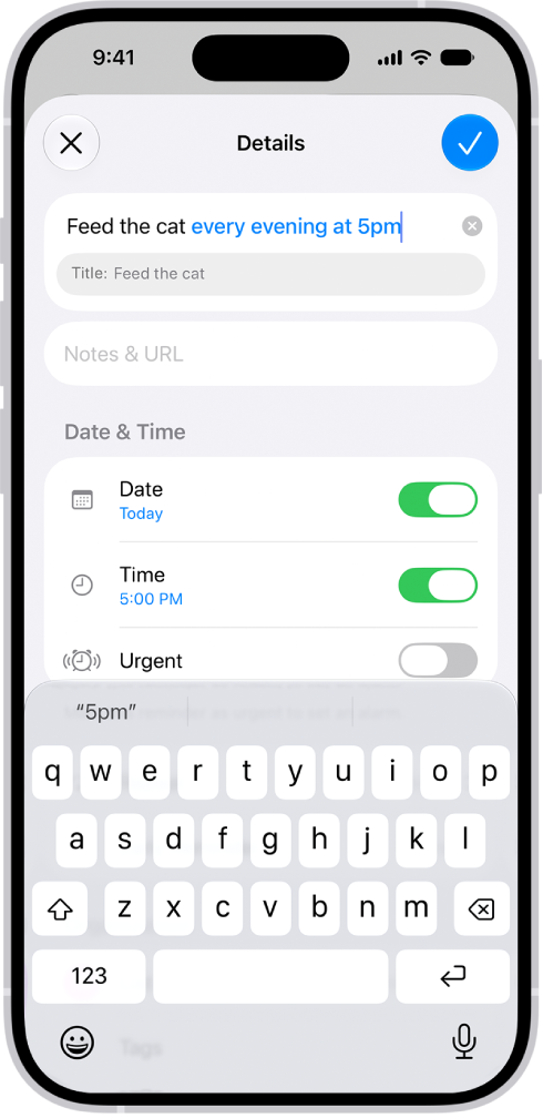 Egy új „A macska megetetése minden nap délután 5 órakor” emlékeztető létrehozása van folyamatban, amelyet az Apple Intelligence automatikusan úgy állít be, hogy minden nap délután 5 órakor jelenjen meg.