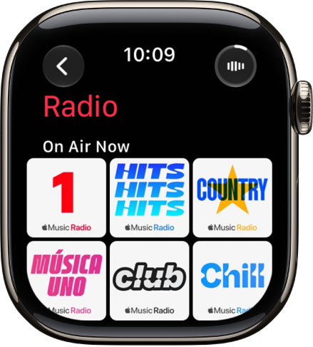 Ekran aplikacji Radio wyświetlający trzy stacje radiowe Apple&nbsp;Music. W&nbsp;prawym górnym rogu znajduje się przycisk Odtwarzane. Przycisk Wróć znajduje się w&nbsp;lewym górnym rogu.