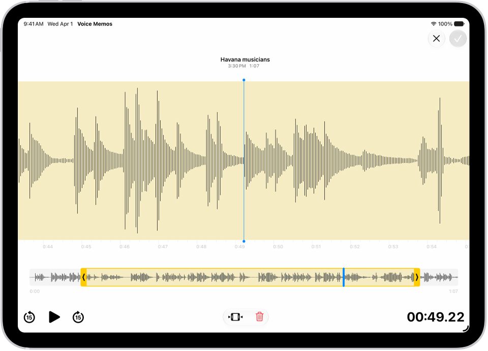 Eine Aufnahme, die bearbeitet wird, mit den gelben Aktivpunkten links und rechts von einer Sequenz der Audiowellenform unten auf dem Bildschirm. Links neben den Steuerelementen für die Wiedergabe befindet sich die Taste „Kürzen“ (zum Entfernen des Bereichs der Aufnahme außerhalb der Aktivpunkte) und die Taste „Löschen“ (zum Löschen des Bereichs außerhalb der Aktivpunkte).