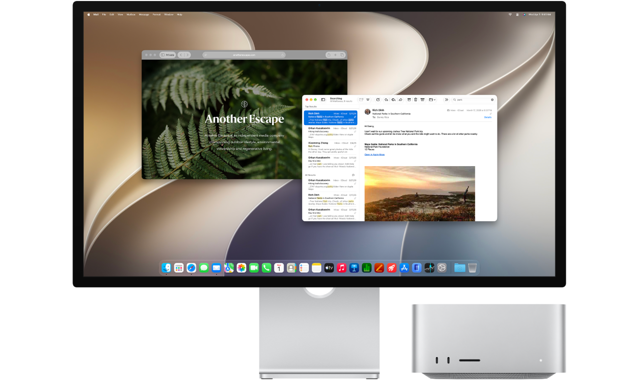 جهاز Mac&nbsp;Studio يظهر بجوار شاشة عرض. تعرض شاشة العرض نافذة تطبيق البريد ونافذة تطبيق سفاري مفتوحتين.