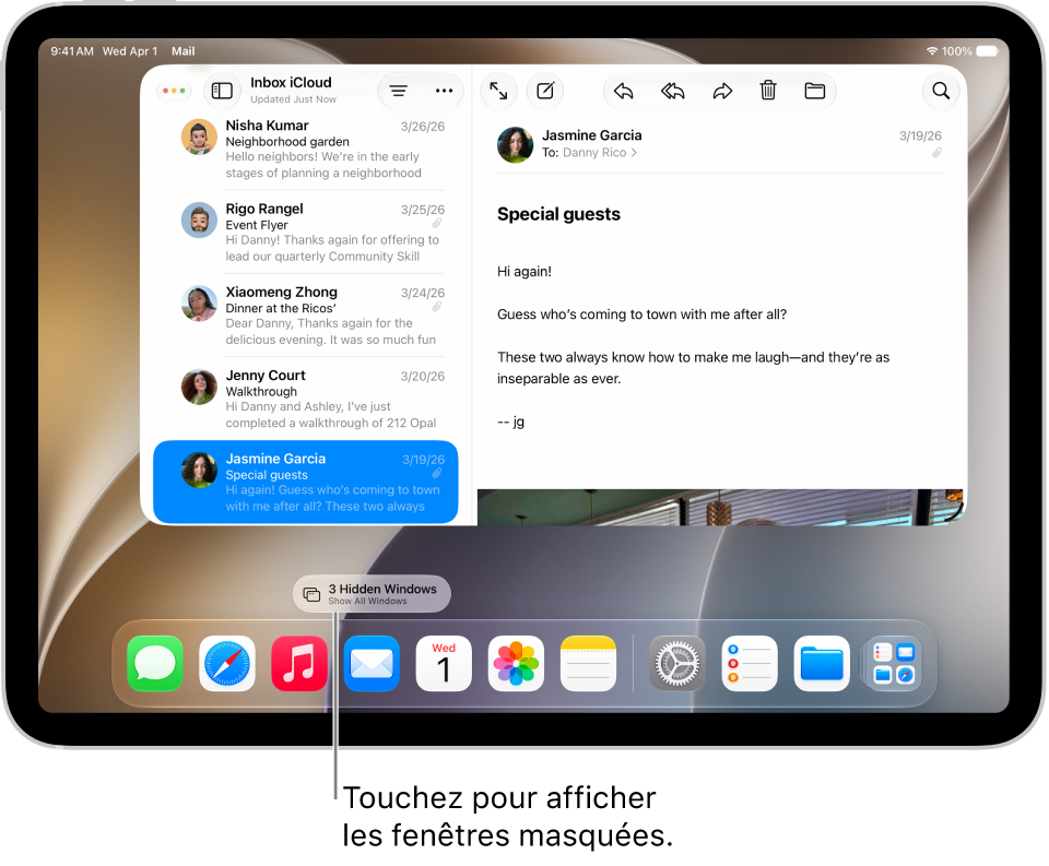 Écran de l’iPad avec deux apps ouvertes et le bouton Afficher toutes les fenêtres en forme de pilule qui, lorsque l’utilisateur le touche, affiche toutes les fenêtres ouvertes de l’app cible.