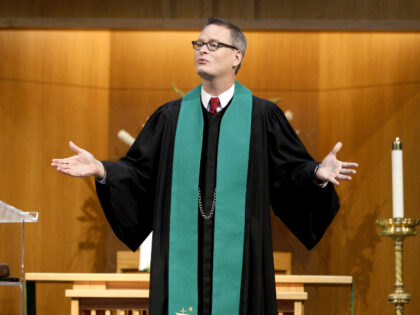 Senior pastor Adam Hamilton spoke during "Heritage" services at 7:45 a.m. on Sun