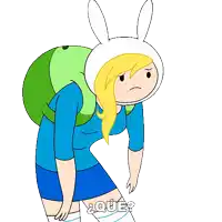 a cartoon character is wearing a bunny hat and the word que is on the bottom right