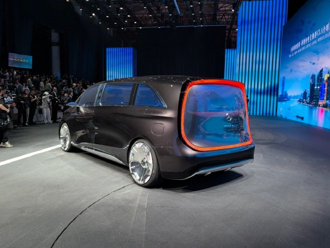 2025上海车展:奔驰Vision V概念车/CLA L等正式亮相