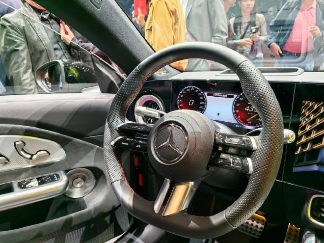 2025上海车展:奔驰Vision V概念车/CLA L等正式亮相
