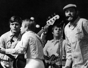 AP/KLAUS SCHLAGMANN The Beach Boys, etwa 1966