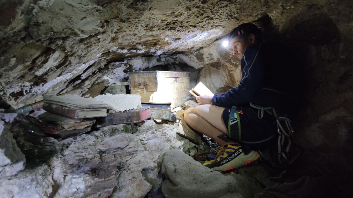 Jesús Pelayo, uno de los descubridores de la cueva de los emboscados en Liébana.