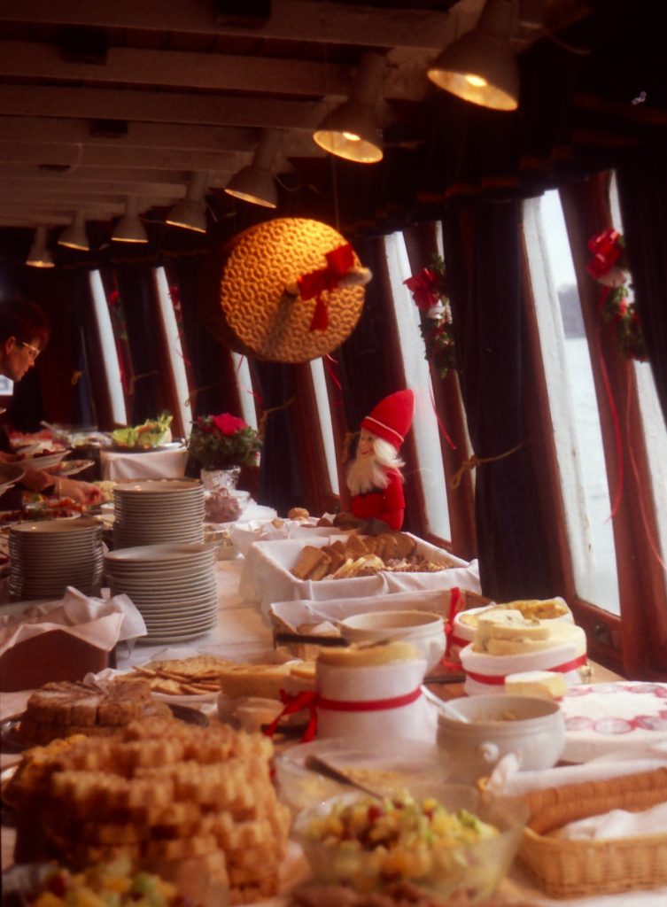 A Christmas julebord buffet. Photo by Holger.Ellgaard Holger.Ellgaard / CC BY-SA 3.0.