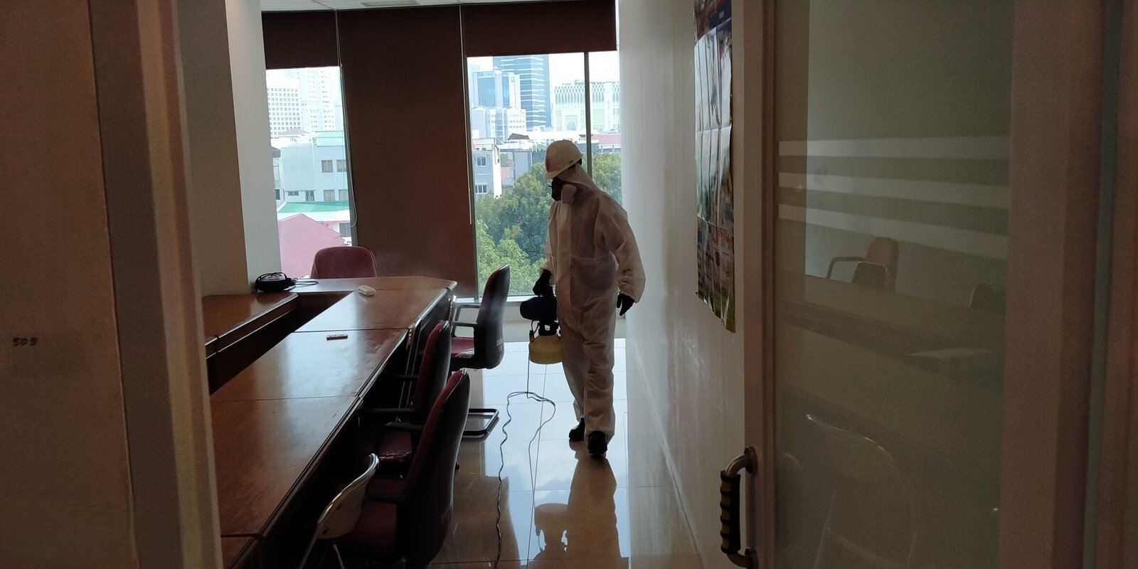 Ikon layanan disinfeksi dan sanitasi profesional untuk lingkungan sehat