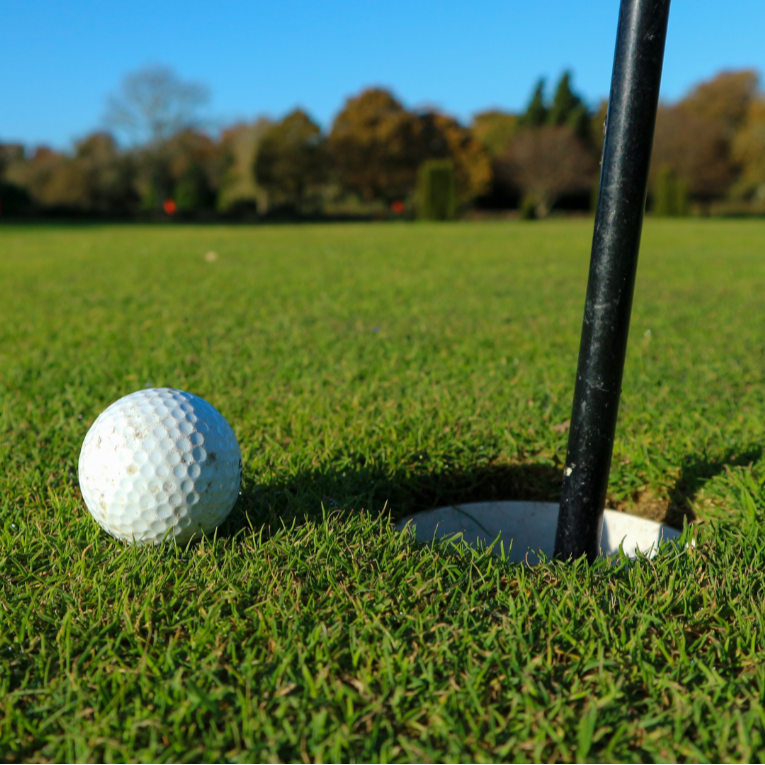 Golf Par 3 and Pitch & Putt