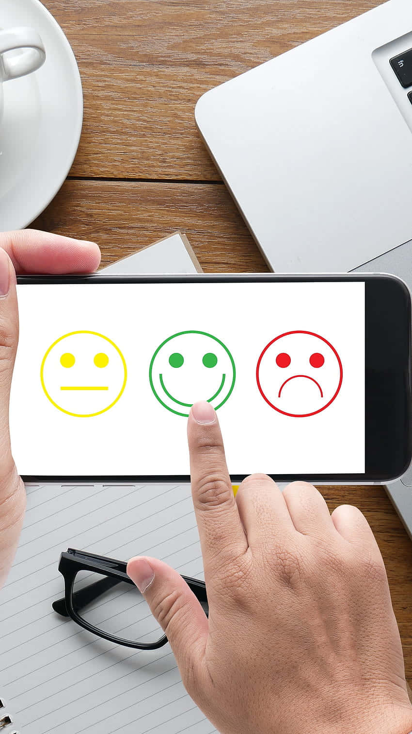 sHånd og telefon Android skrivebordsbaggrunde