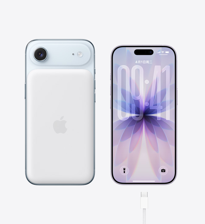 并排摆放的 iPhone：iPhone Air 机身背面，展示搭配 MagSafe 电池，以及 iPhone 17 机身正面，展示全面屏设计，充电端口下方有一根 USB-C 充电线。