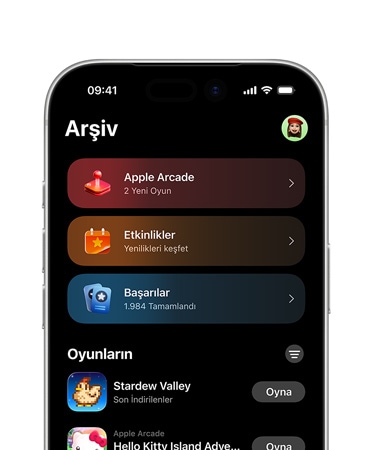 iPhone, ekranın üst kısmında, Kitaplık sekmesi, Apple Arcade, Etkinlikler, Başarılar ve Tüm Oyunlar bölümüyle birlikte Oyunlar uygulamasının yerleşimi gösteriliyor