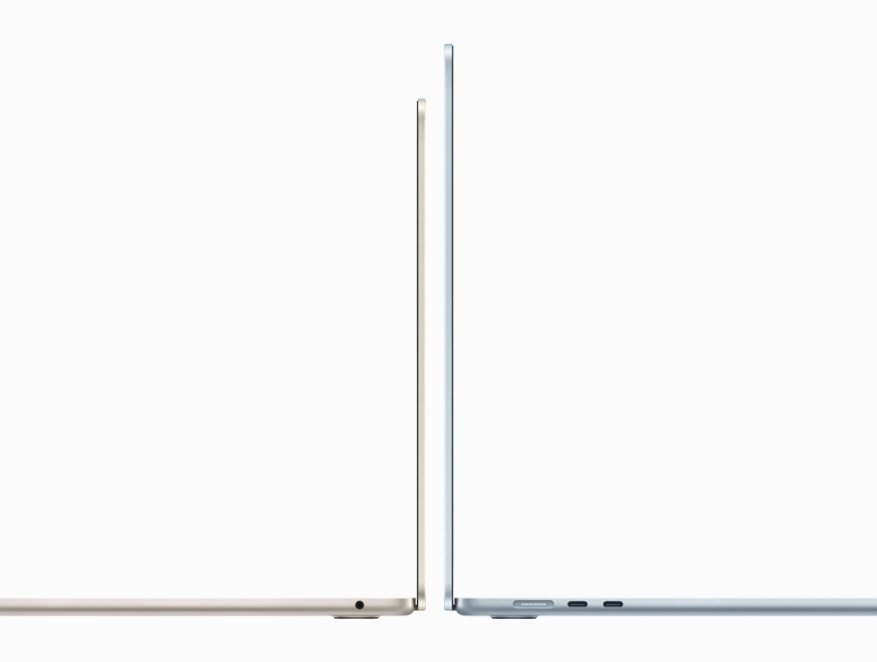 Kopā redzami 13 collu un 15 collu MacBook Air, uzskatāmi attēlojot izmēru atšķirību