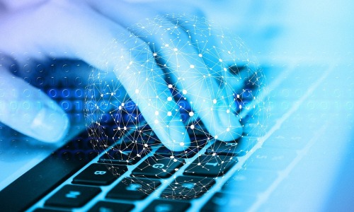L'enquête sur la Gouvernance de l’information numérique nous ont permis d'identifier les sujets émergents. (Gerd Altmann/Pixabay) reseau-clavier-main-numerisation