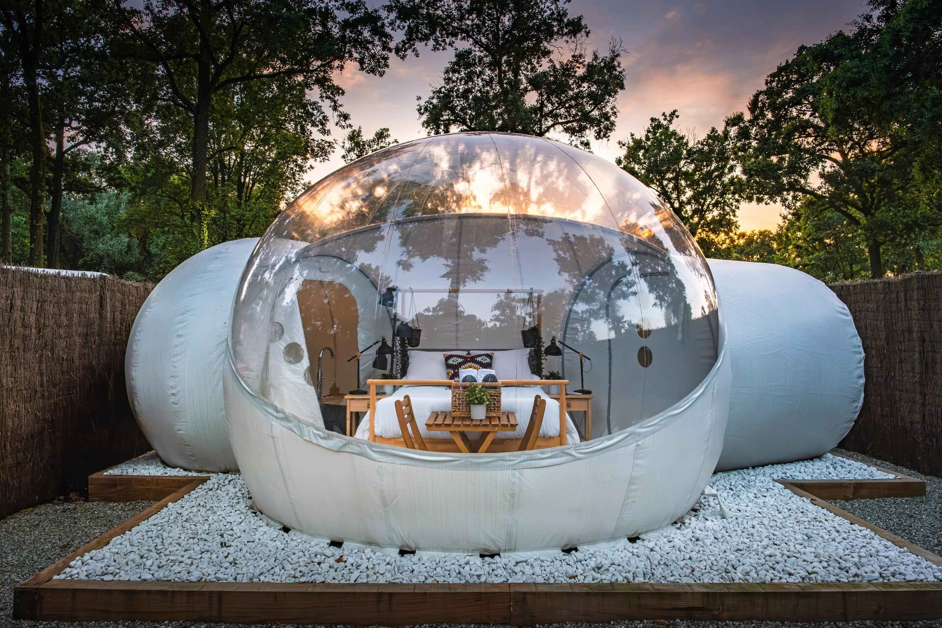 Interior burbuja Nomading Camp