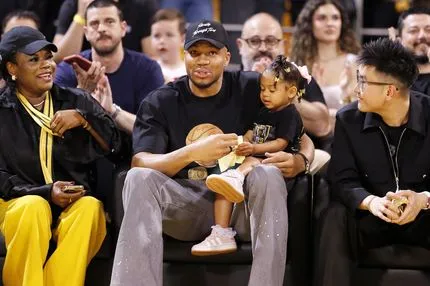 Μαγεμένος ο Γιάννης Αντετοκούνμπο στο Αλεξάνδρειο: "Δεν περίμενα τέτοια υποδοχή"